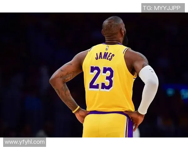 詹姆斯:从篮球传奇到社会影响力的全方位探索与思考 詹姆斯:从篮球传奇到社会影响力的全方位探索与思考