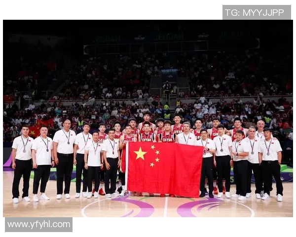 男篮主帅敲诈带伤作战球员，遭指责损害队伍团结